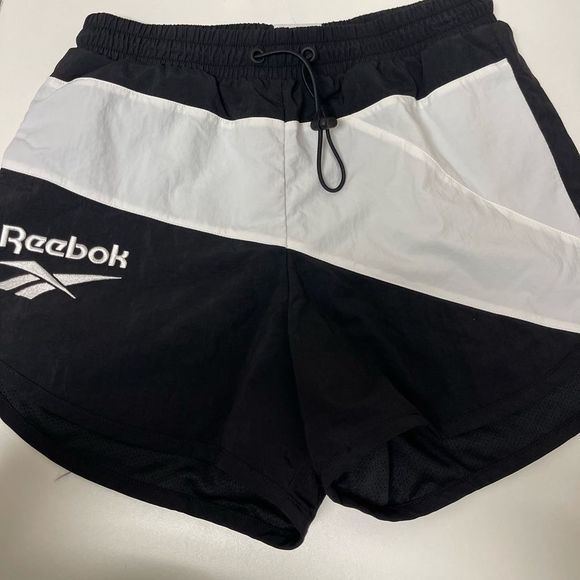 CL V REEBOK SHORT - Picture 1 of 5